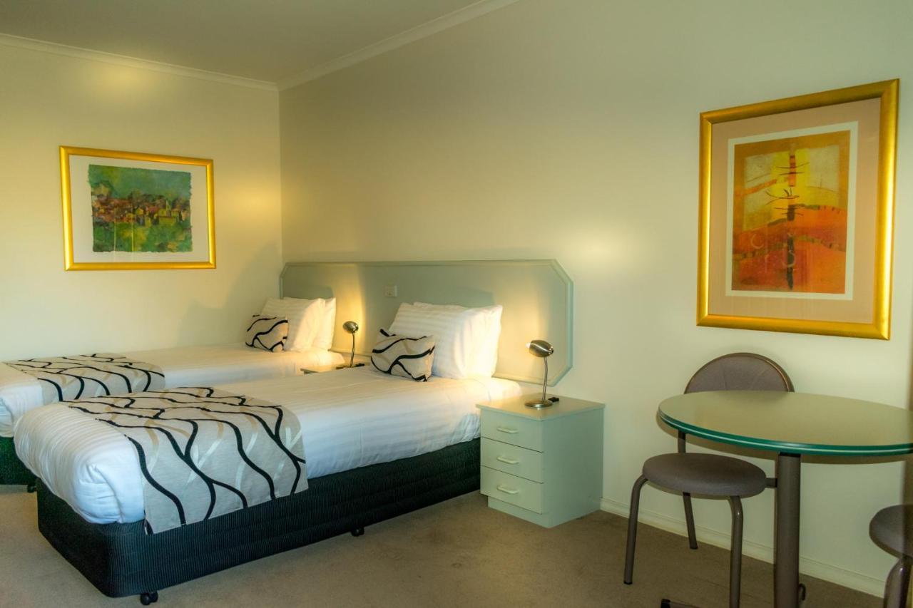 Deniliquin Country Club Motor Inn Exterior photo